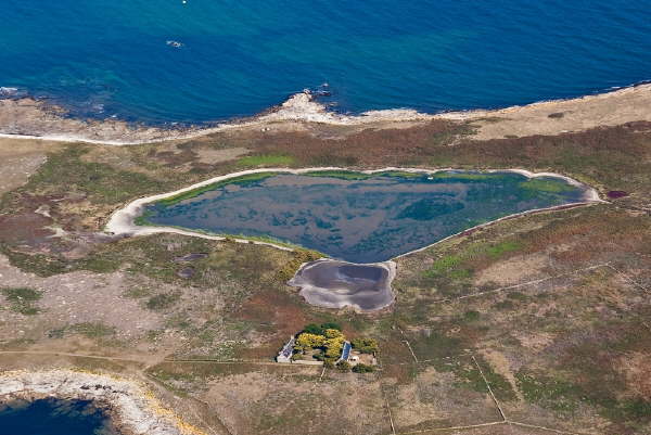 Archipel des Glnan, le du Loc'h, proprit de la famille Bollor