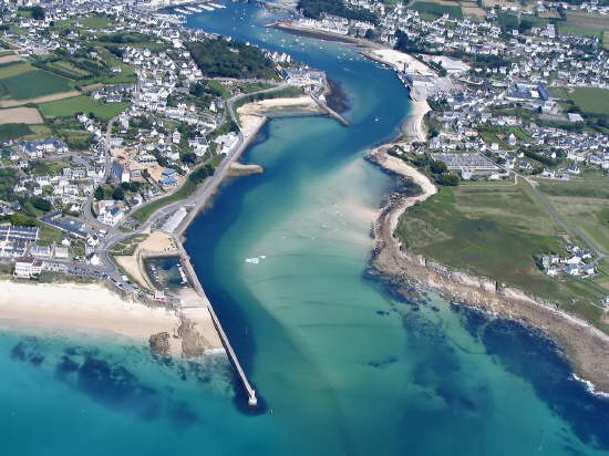 superbes couleurs  l'entre du port d'Audierne