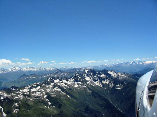 Les Alpes (et le nez de l'avion !)