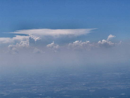 ... suite 3 heures plus tard : cunimb form, orage en dessous !