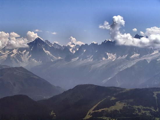 lAiguille Verte  gauche, et l'Aiguille du Midi  droite